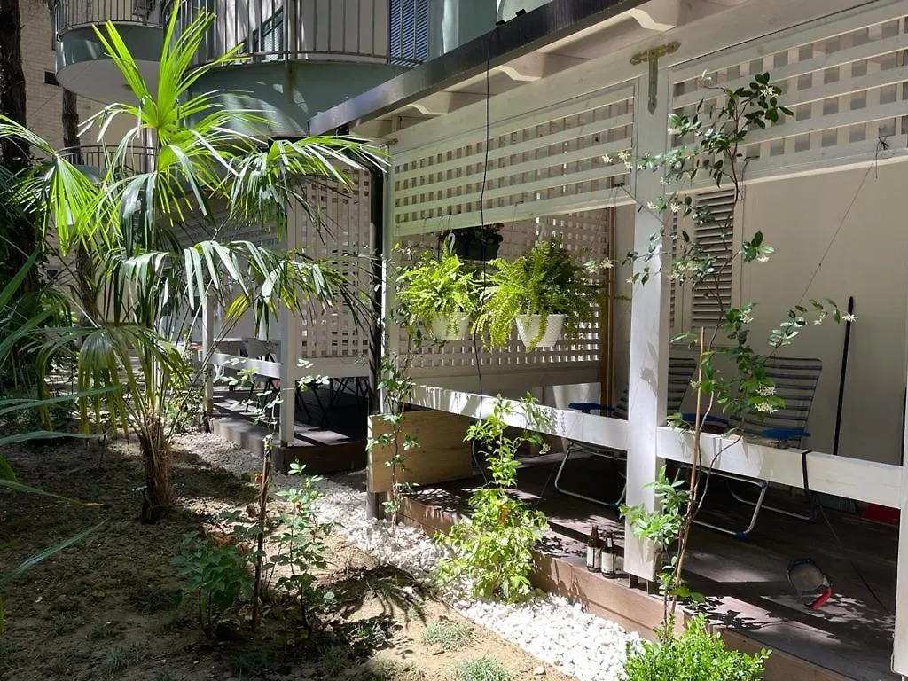 Cozy Beach Apartment Golem  Albania